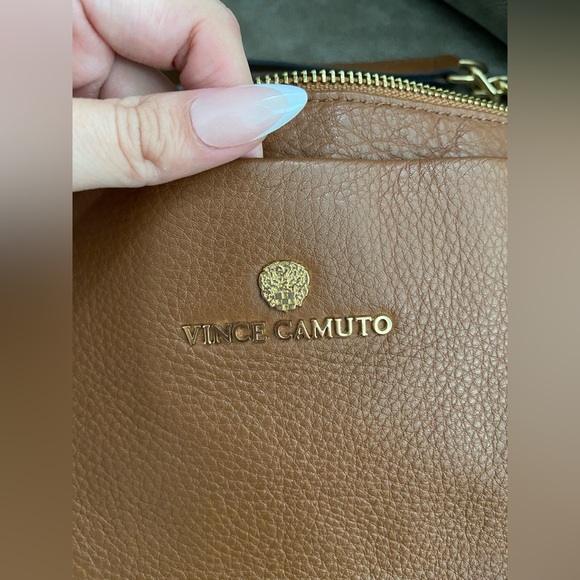 EUC Vince Camuto Kelby Leather Crossbody - Picture 2 of 8